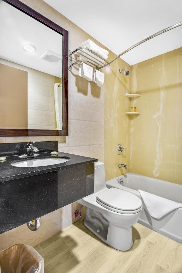 Brooklyn Broadway Hotel New York Exteriör bild